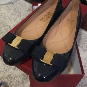 Ferragamo Flats, Oxford (Navy) patent Varina style